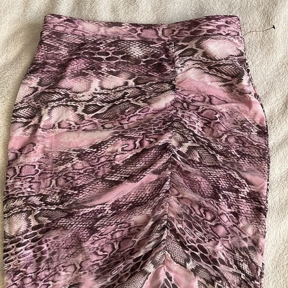 NWOT Purple Snake Patterned Ruched Pencil Skirt - Picture 2 of 7
